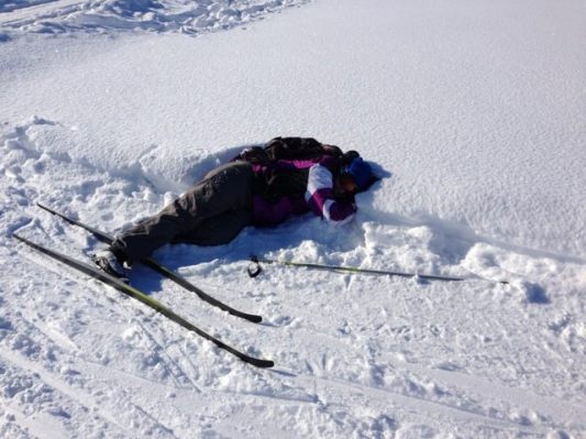 Face down in the snow! 64743_4981360865265_1013043313_n