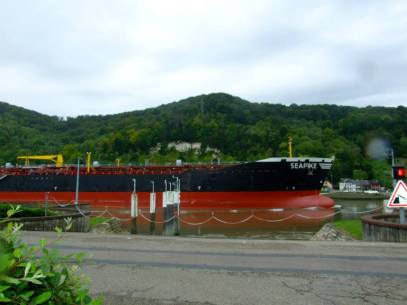 Big boat on the Seine